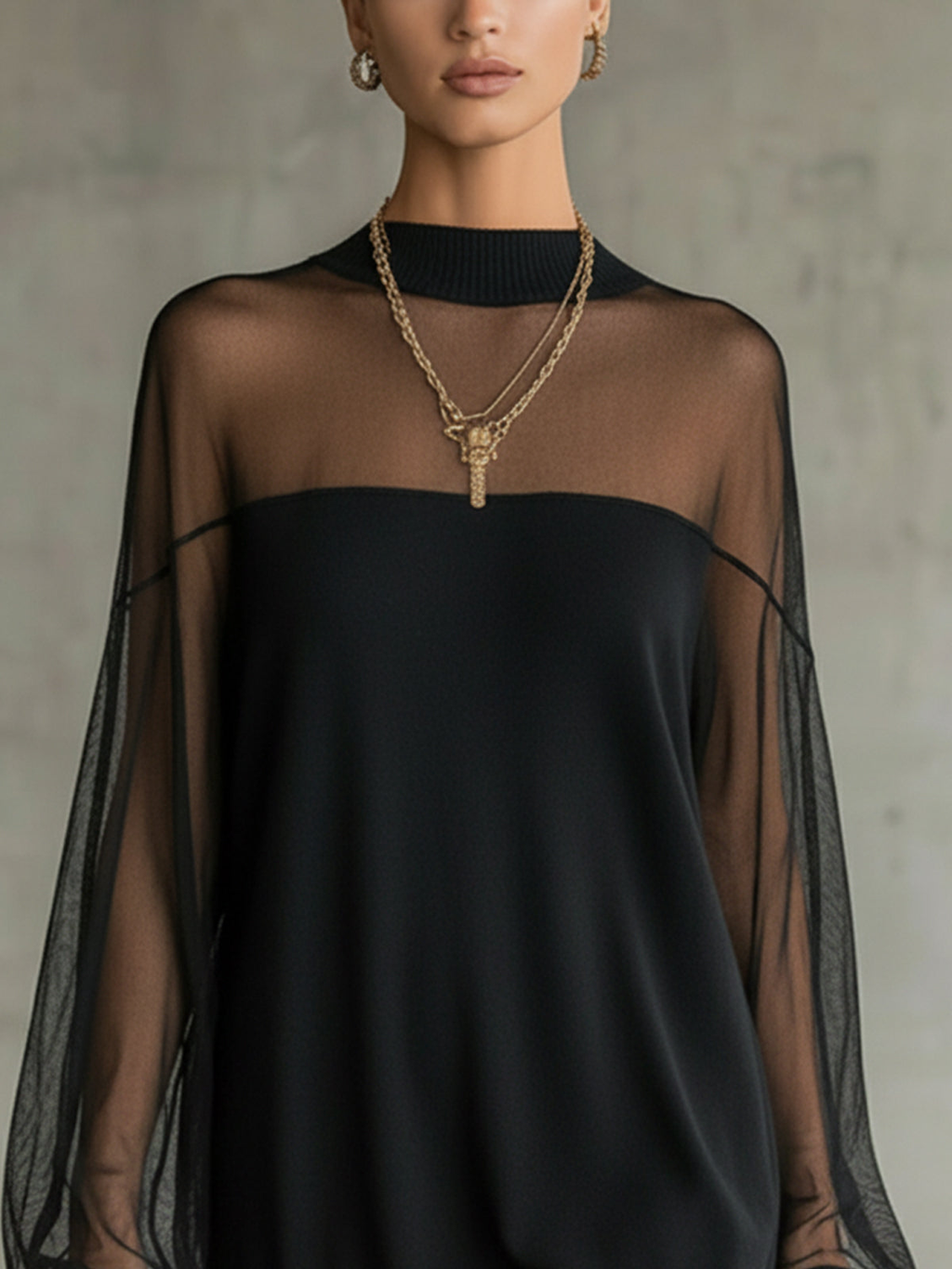 Capucine | Robe courte noire à manches en résille